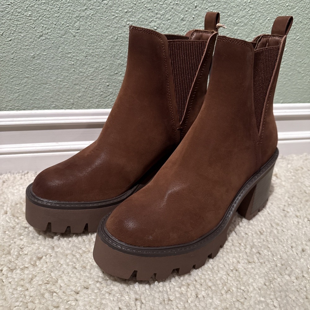Mia Rusty Platform Chelsea Boots Size 8 Y2K Chunky Block Heel Urban City Hip